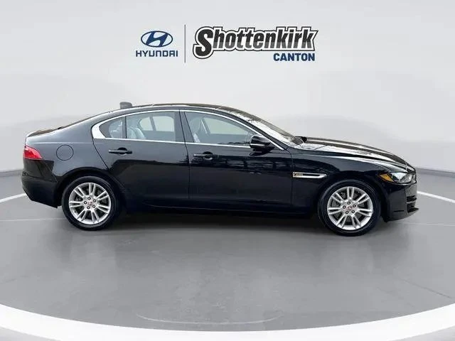 2019 Jaguar XE - Image 9 of 20