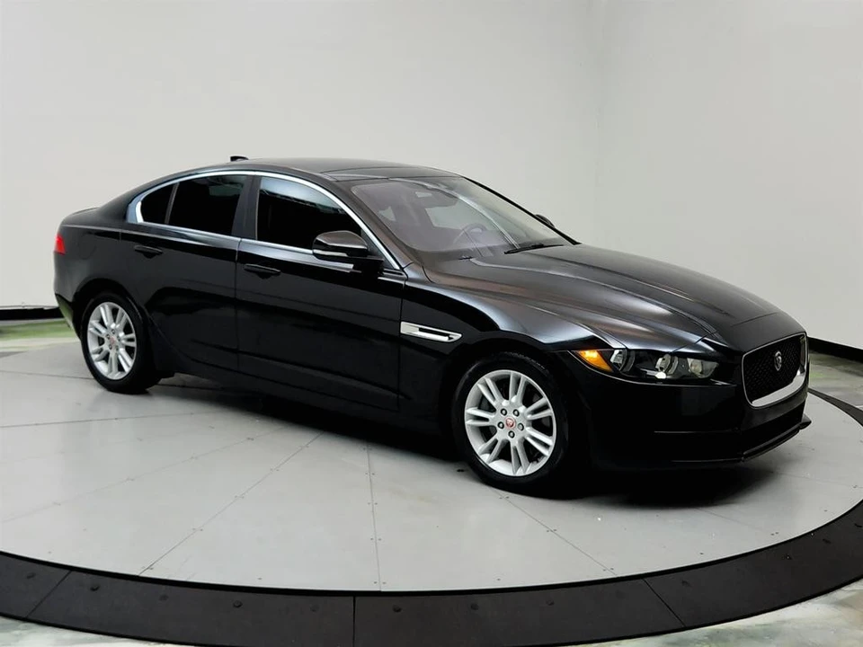 2019 Jaguar XE - Image 3 of 12