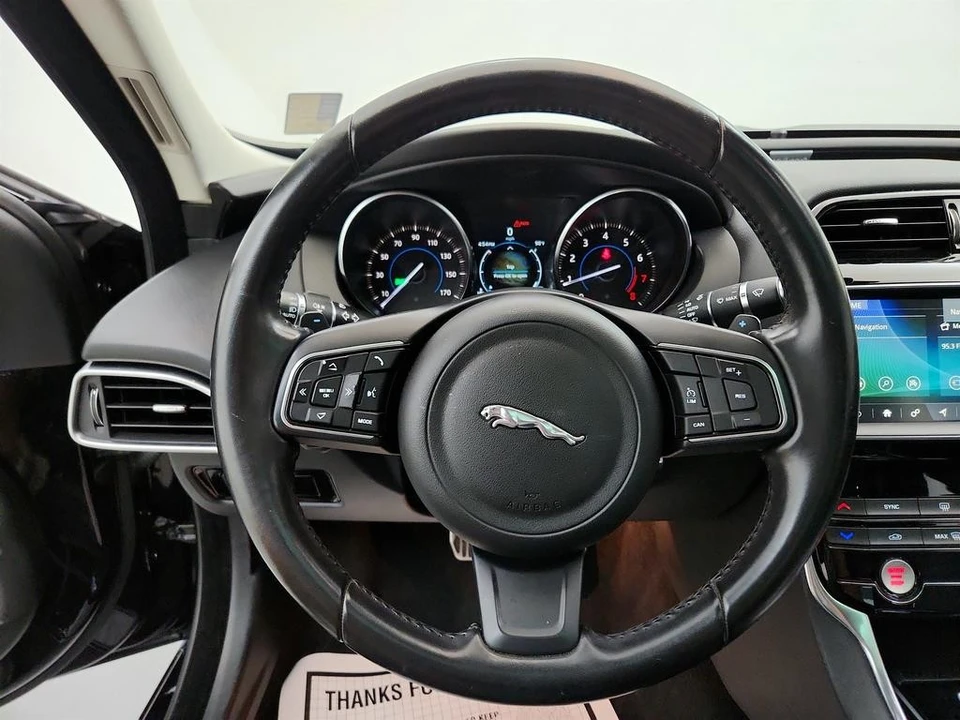2019 Jaguar XE - Image 12 of 12