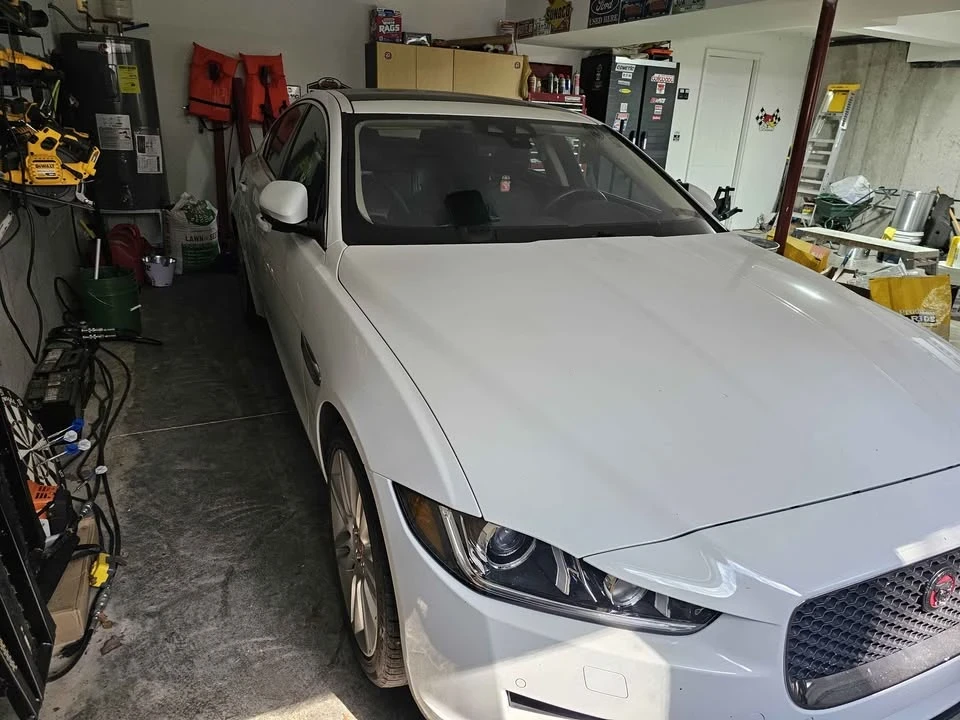 2019 Jaguar XE - Image 2 of 5