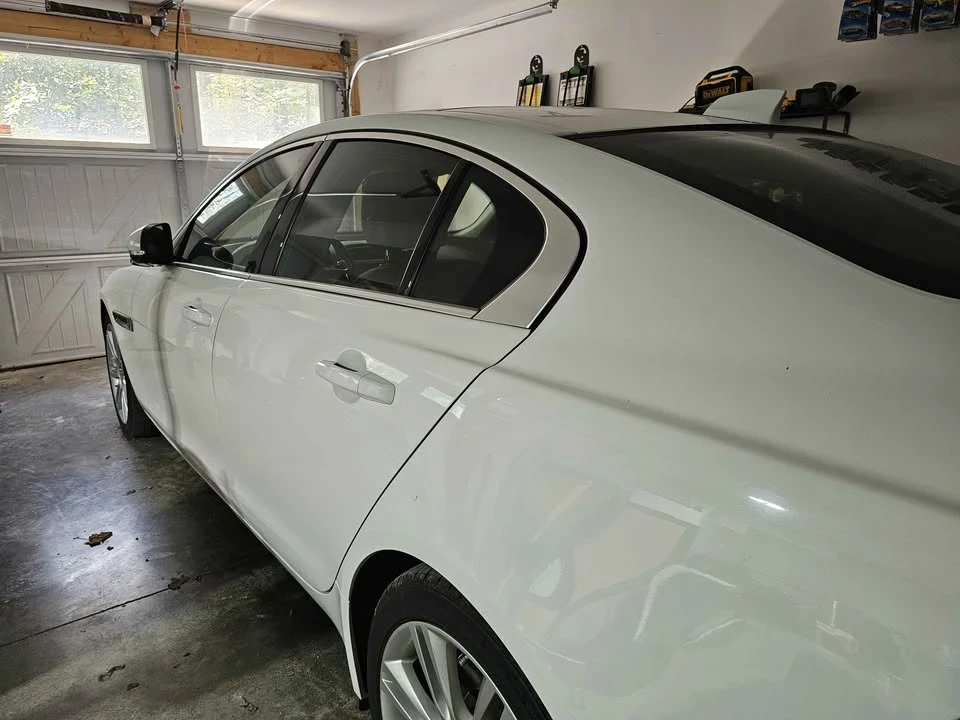 2019 Jaguar XE - Image 3 of 5