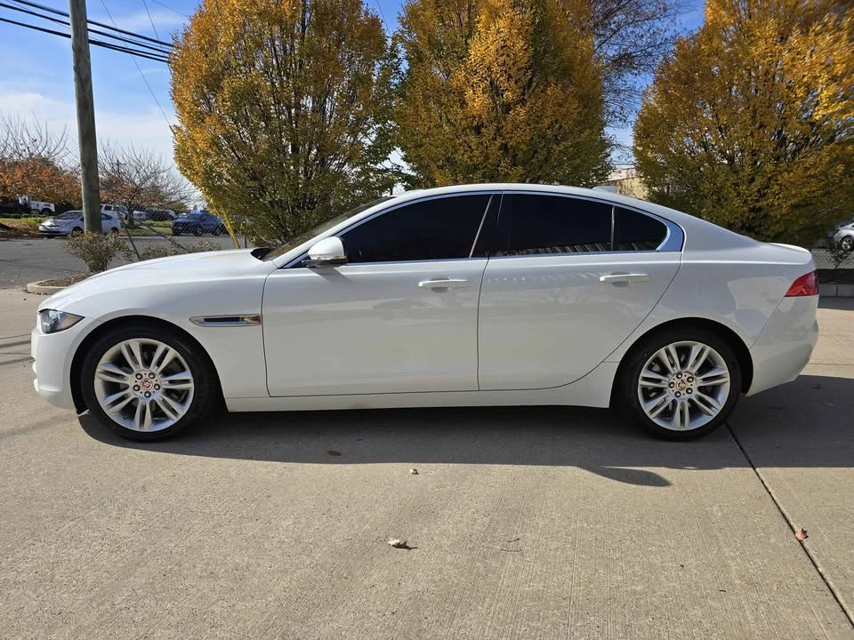 2019 Jaguar XE - Image 8 of 20