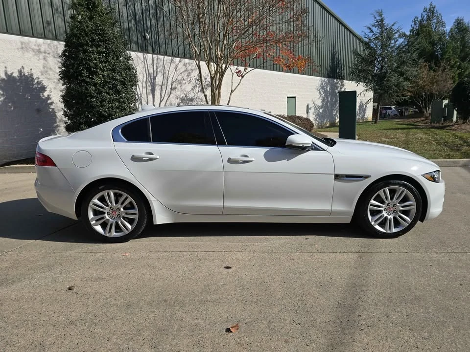 2019 Jaguar XE - Image 4 of 20