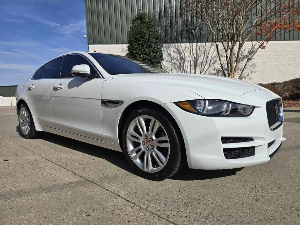 2019 Jaguar XE - Image 3 of 20