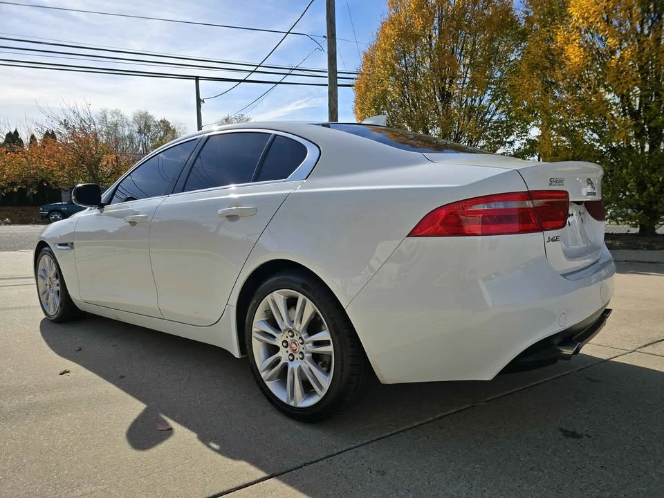 2019 Jaguar XE - Image 7 of 20