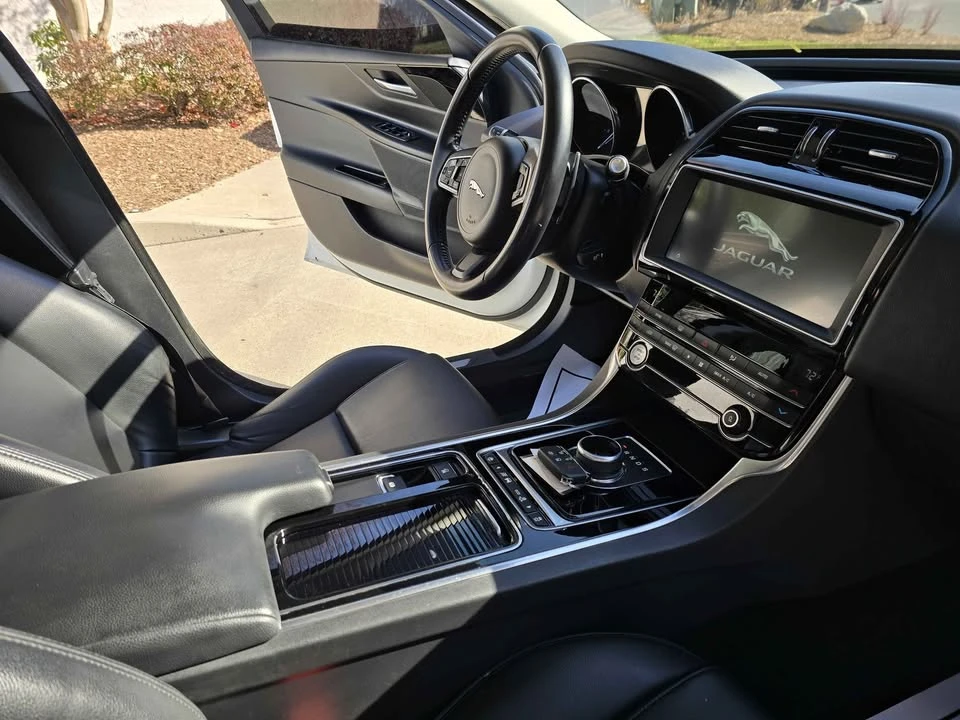 2019 Jaguar XE - Image 16 of 20