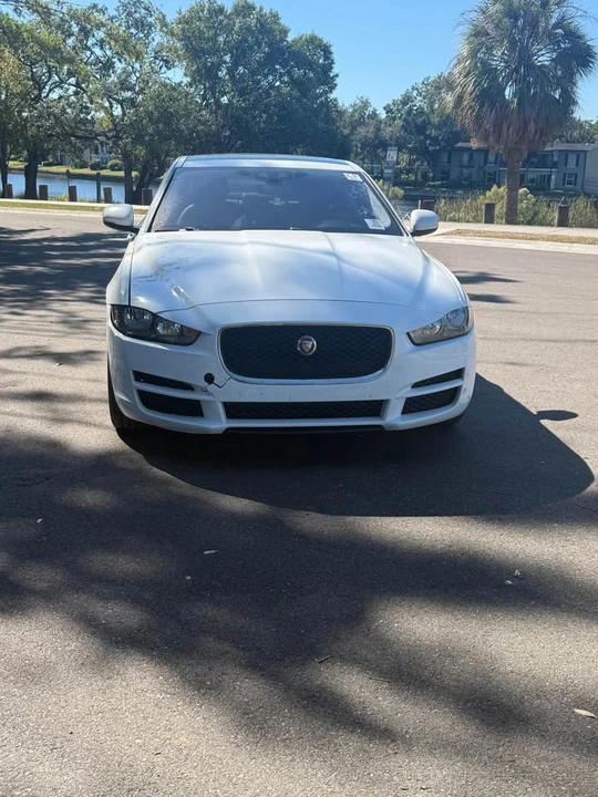 2019 Jaguar XE - Image 3 of 9