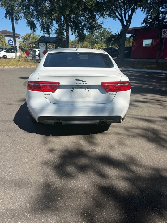 2019 Jaguar XE - Image 4 of 9