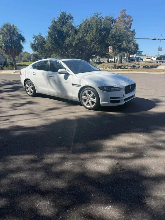 2019 Jaguar XE - Image 2 of 9