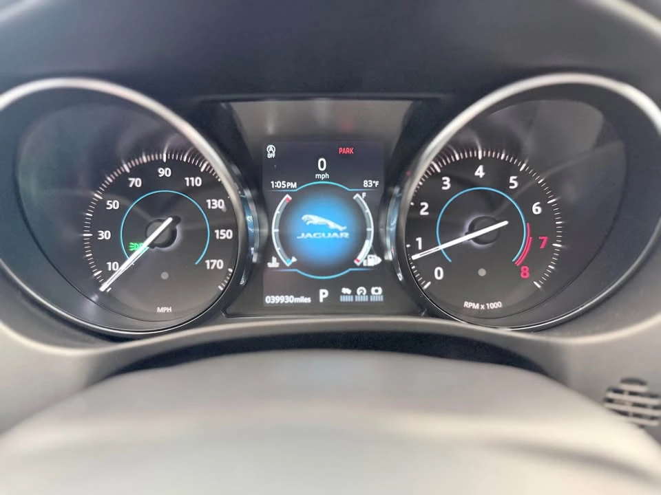 2019 Jaguar XE - Image 10 of 10