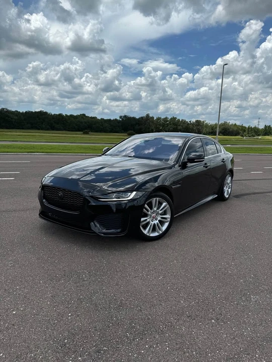 2019 Jaguar XE - Image 3 of 10