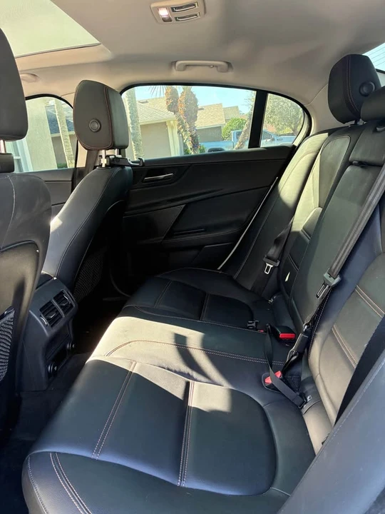 2019 Jaguar XE - Image 8 of 9