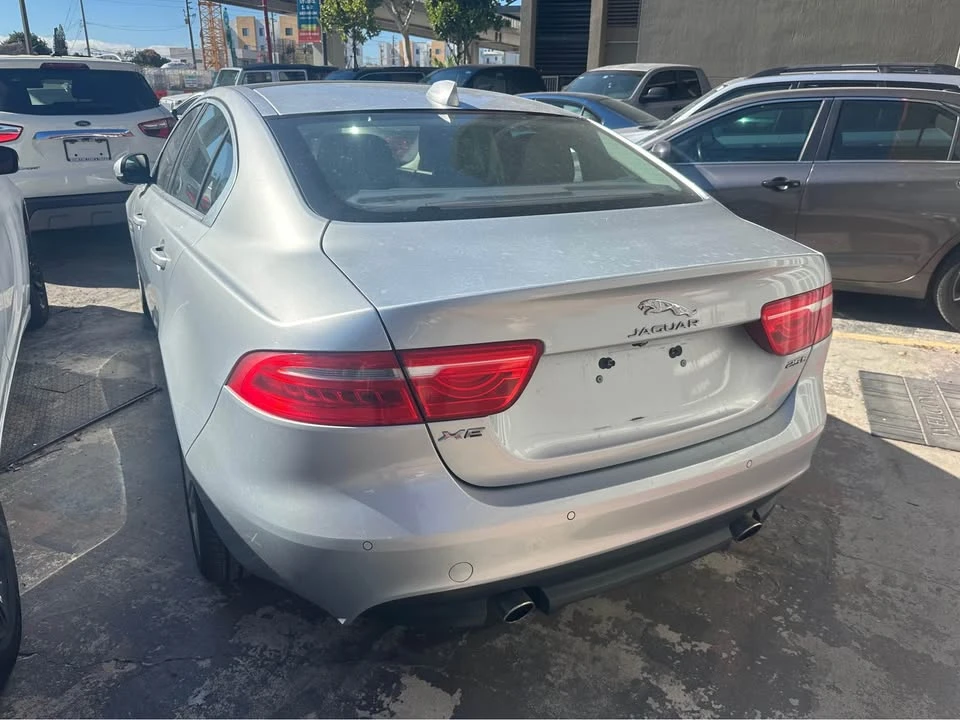 2019 Jaguar XE - Image 4 of 11