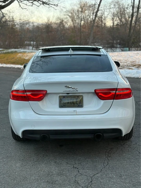 2019 Jaguar XE - Image 2 of 8