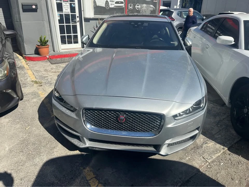 2019 Jaguar XE - Image 3 of 11