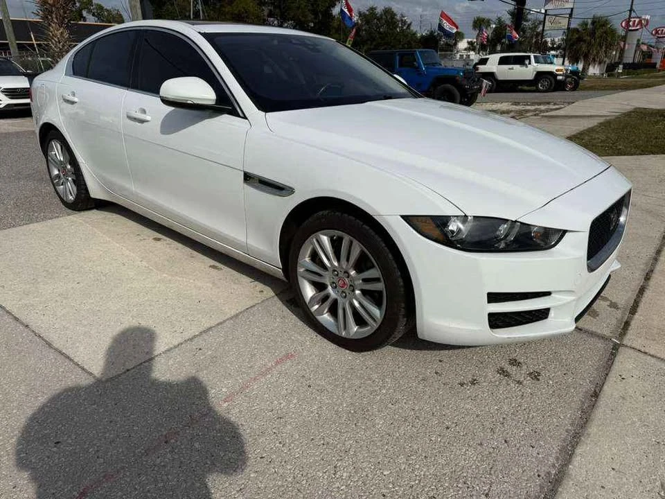 2019 Jaguar XE - Image 2 of 11