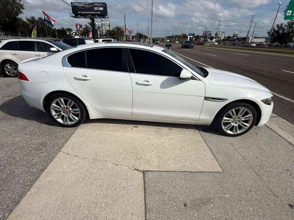 2019 Jaguar XE - Image 3 of 11