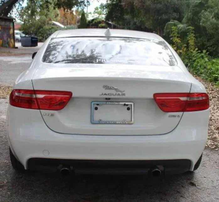 2019 Jaguar XE - Image 4 of 5