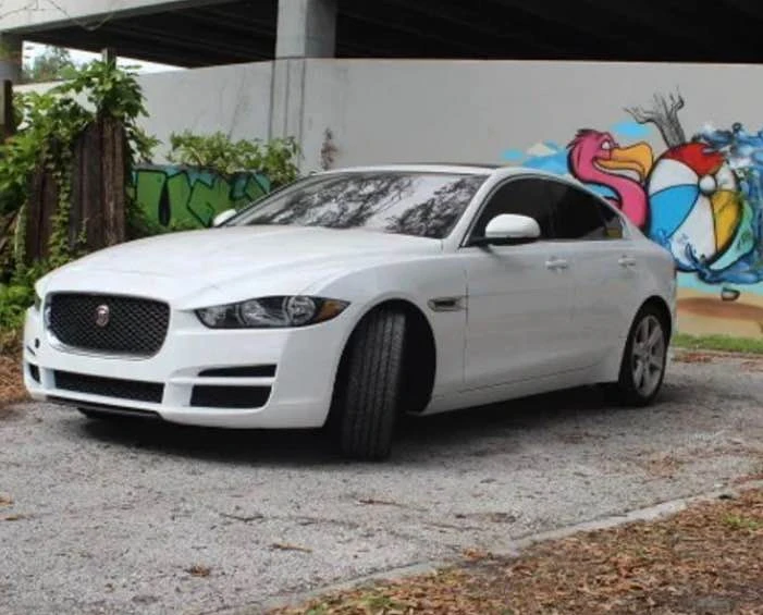 2019 Jaguar XE - Image 2 of 5