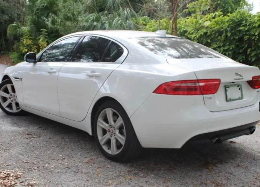 2019 Jaguar XE - Image 3 of 5