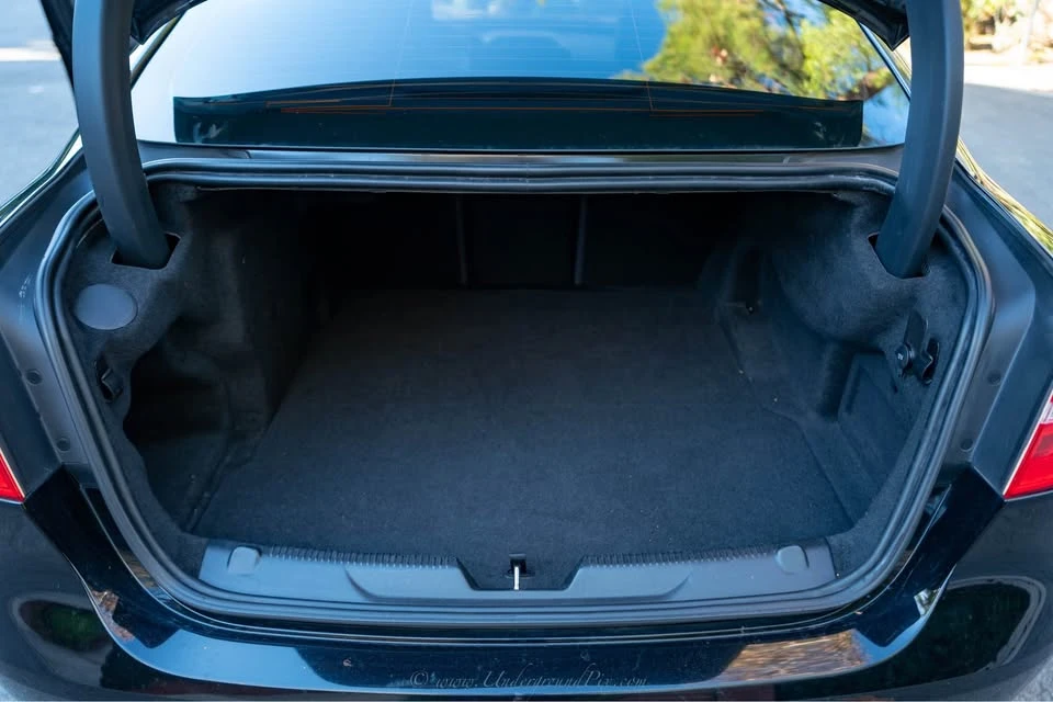 2019 Jaguar XE - Image 14 of 19