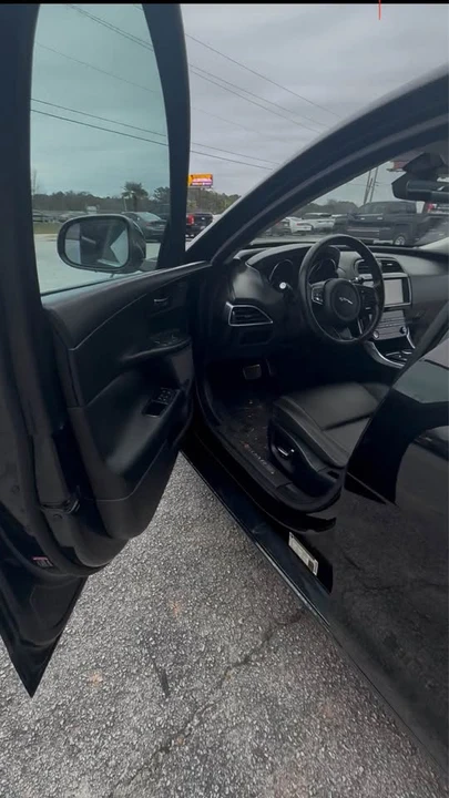2019 Jaguar XE - Image 3 of 6