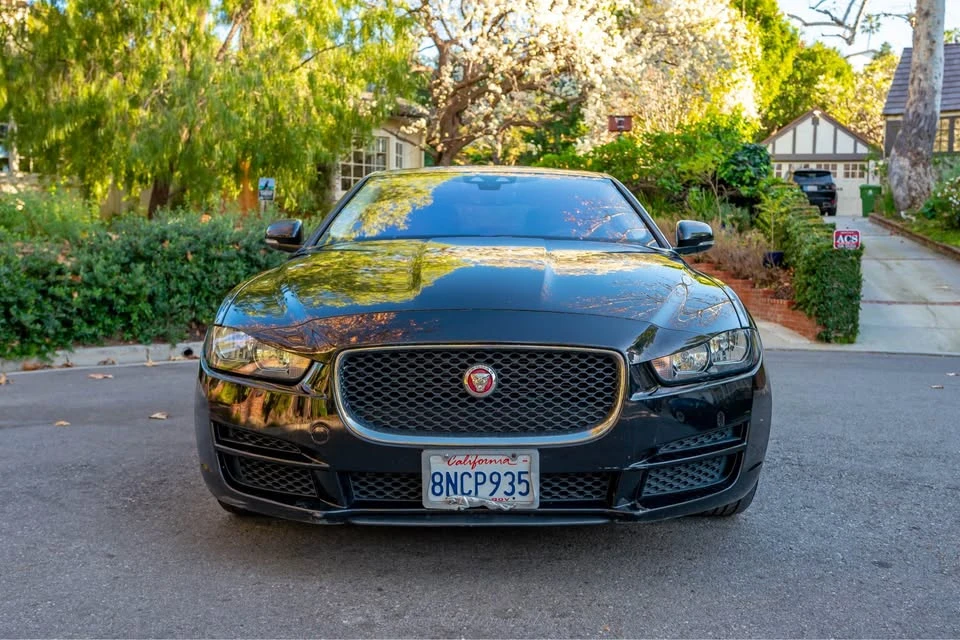 2019 Jaguar XE - Image 2 of 19