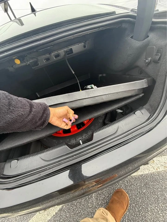 2019 Jaguar XE - Image 6 of 6