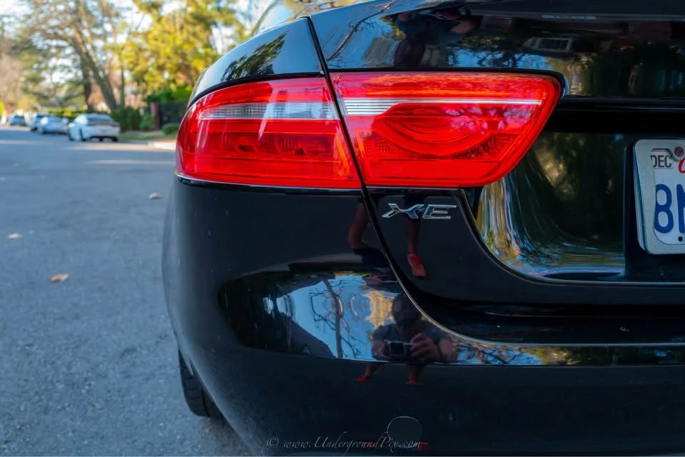 2019 Jaguar XE - Image 17 of 19