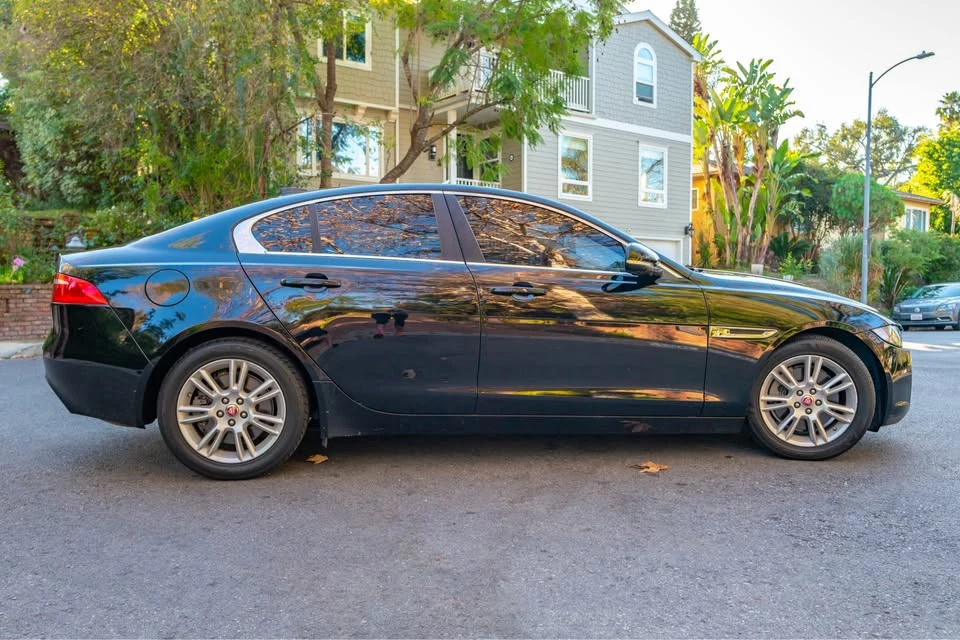 2019 Jaguar XE - Image 3 of 19