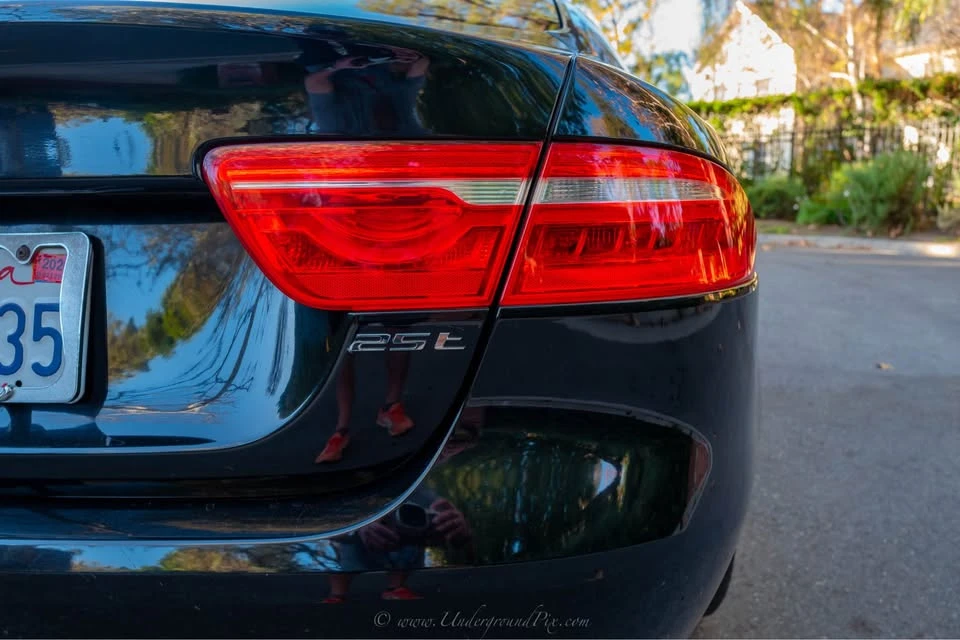 2019 Jaguar XE - Image 16 of 19