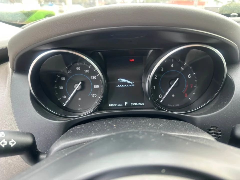 2019 Jaguar XE - Image 7 of 12