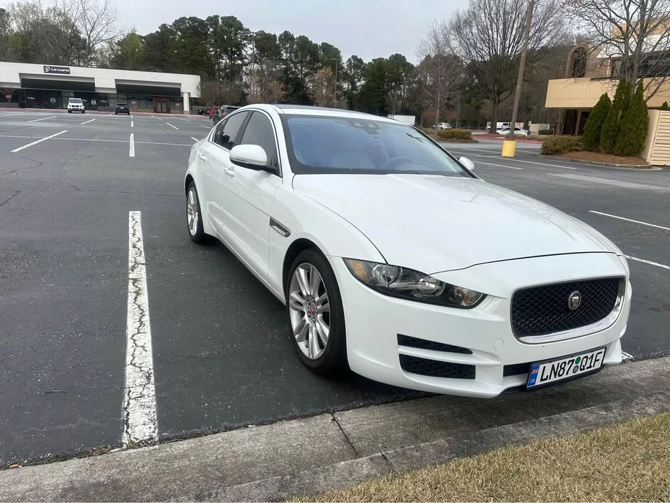 2019 Jaguar XE - Image 2 of 12