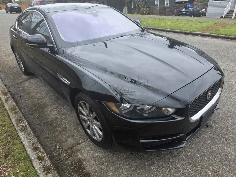 2019 Jaguar XE - Image 3 of 17