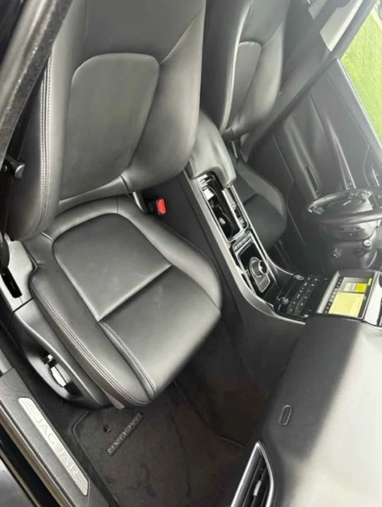 2019 Jaguar XE - Image 11 of 11
