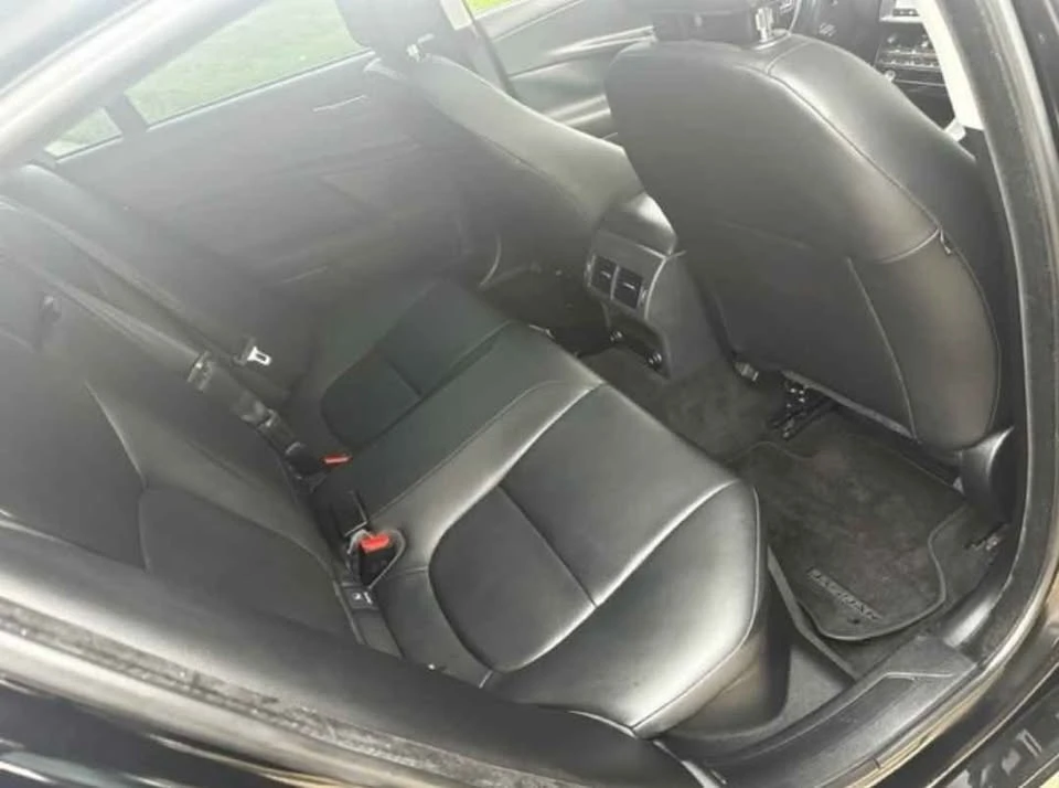 2019 Jaguar XE - Image 6 of 11