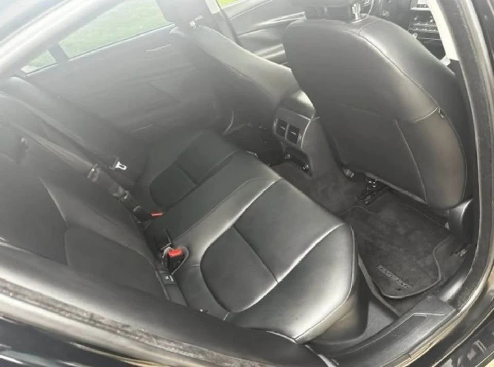 2019 Jaguar XE - Image 8 of 12