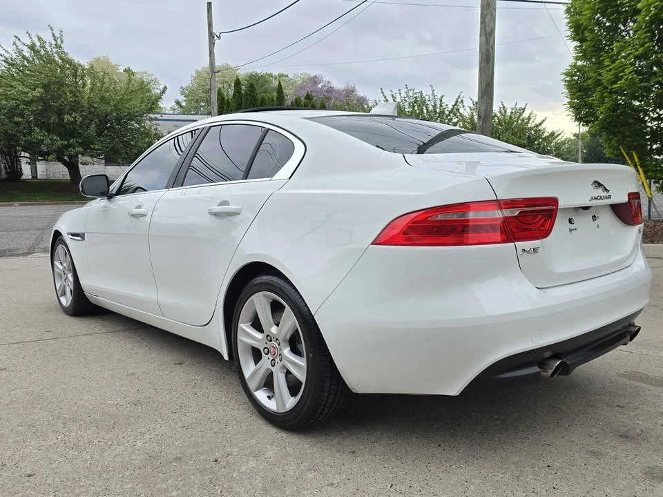 2019 Jaguar XE - Image 7 of 20