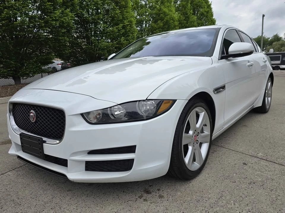 2019 Jaguar XE - Image 12 of 20
