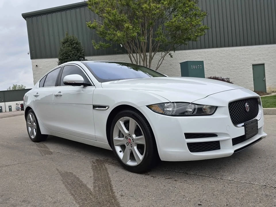 2019 Jaguar XE - Image 3 of 20