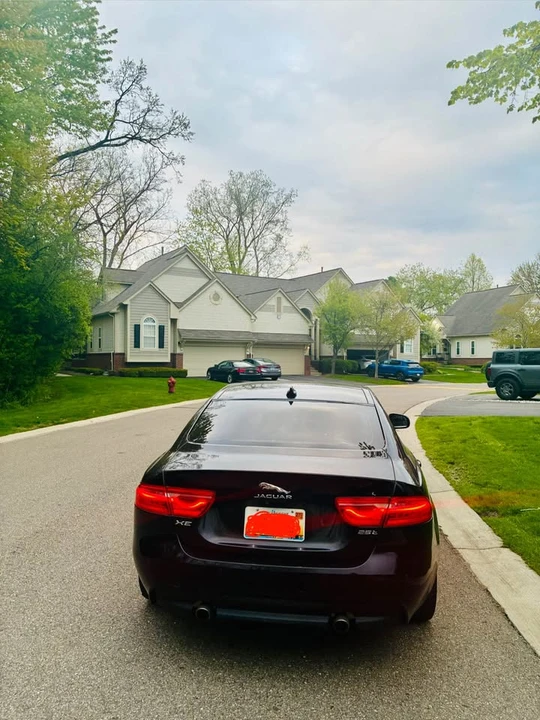 2019 Jaguar XE - Image 12 of 12