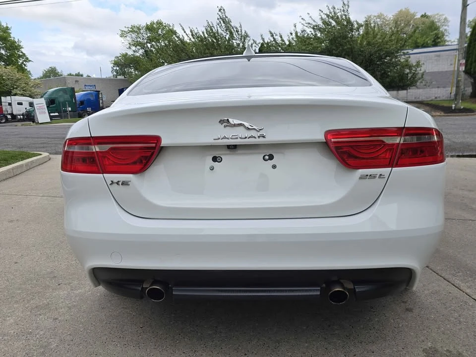 2019 Jaguar XE - Image 6 of 20
