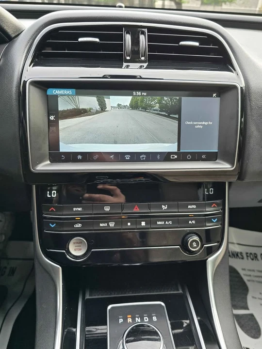 2019 Jaguar XE - Image 19 of 20