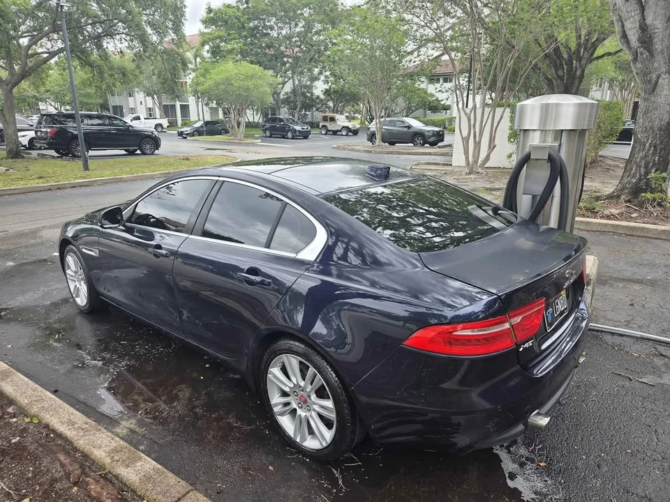 2019 Jaguar XE - Image 4 of 14
