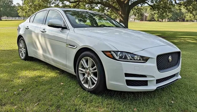 2019 Jaguar XE 25t Premium Sedan