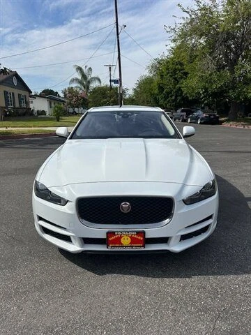 2019 Jaguar XE - Image 4 of 18