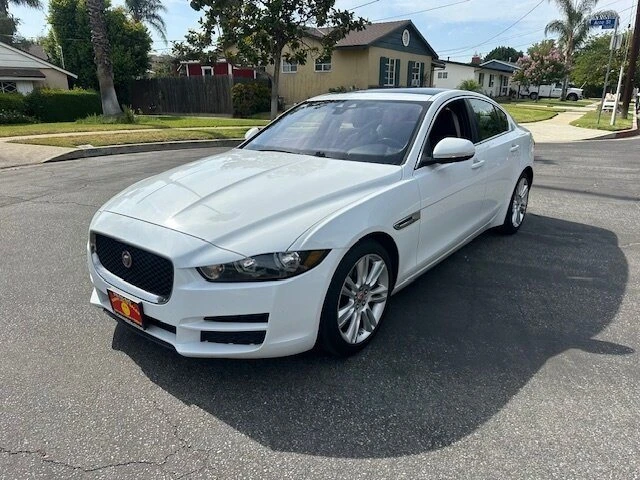 2019 Jaguar XE - Image 3 of 18