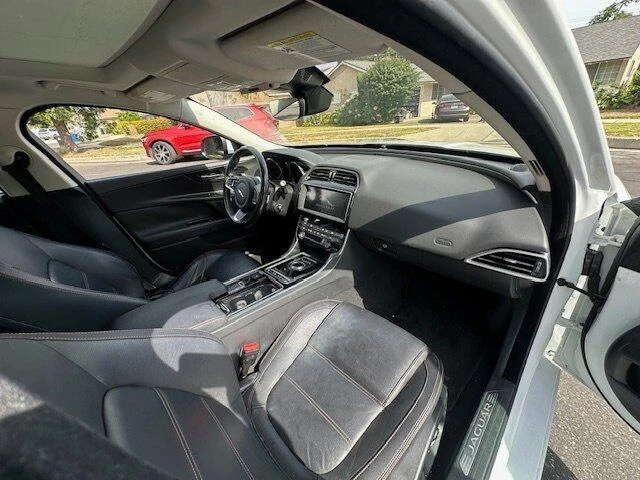 2019 Jaguar XE - Image 13 of 18