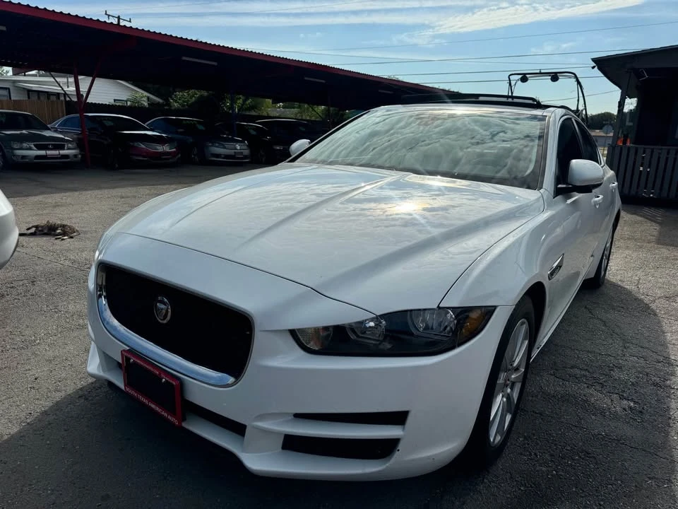 2019 Jaguar XE - Image 2 of 9