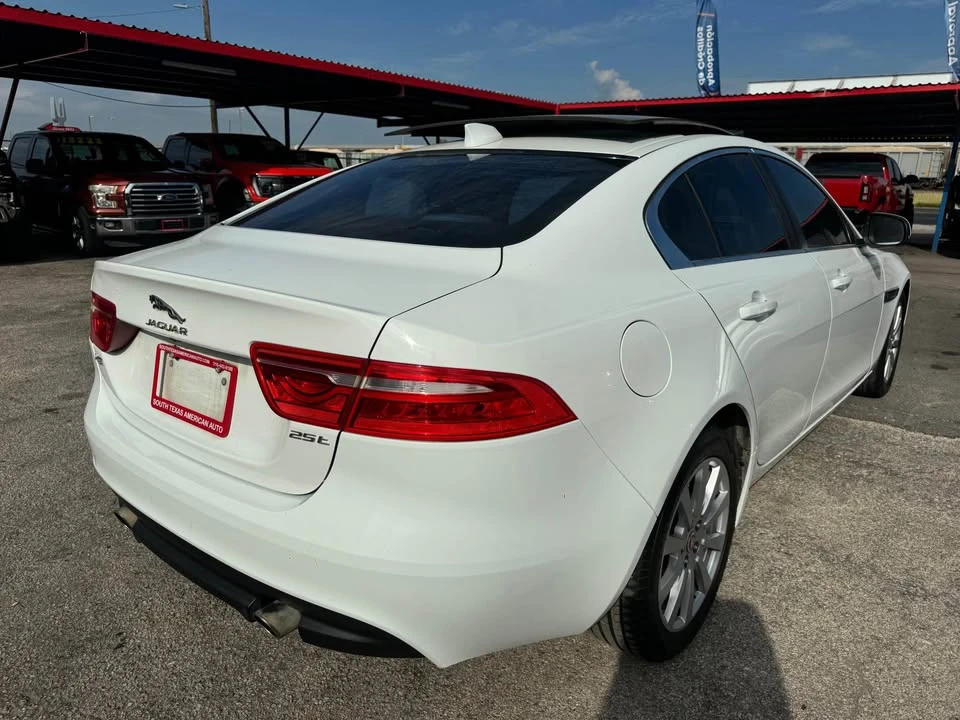2019 Jaguar XE - Image 8 of 9